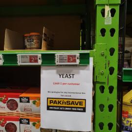 Yeast sign, Pak'nSave