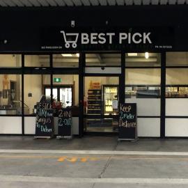 Covid-19 signs at Best Pick grocery store, Heretaunga