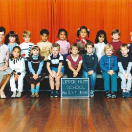 Upper Hutt School, Room 8, New Entrants; 1986