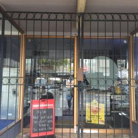 Covid-19, Newbolds 100%, Main Street