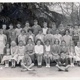 Upper Hutt School, unidentified class; 1964