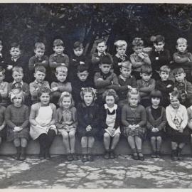 Upper Hutt School, unidentified class; 1945