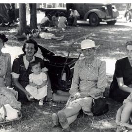Jowitt family; Ivy Myrtle Jowitt, daughter Jessie Cairns and her daughter, unknown, Ivy's daughter Jane Oliver.