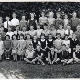 Upper Hutt School, unidentified class; 1954