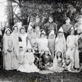 Upper Hutt School, Robin Hood play; 1933