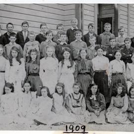 Upper Hutt School, Standard 4 and 5; 1909