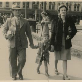 Medwyn, Rose and Kevin Popplewell, 1948