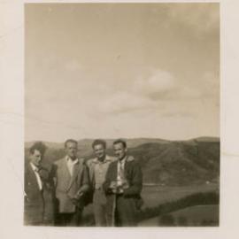Unidentified people from the Trentham Immigration Hostel; 1952