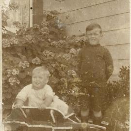 Campbell Family Photograph; Thompson and Harman Campbell; ca 1920s