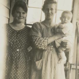 Campbell Family Photograph; Essie, Tot and Mac Campbell; ca 1920s