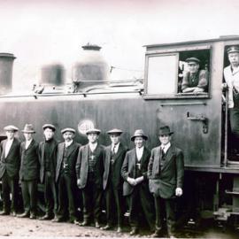 UH1913 Train Engine