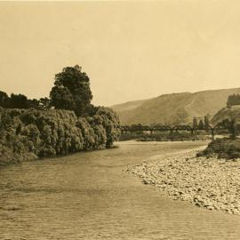 Silverstream railway bridge 2 (1903-1957); distant view downstream.
