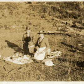 Margaret Greig and Margaret Julia Geange- picnic at the farm