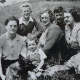 Benge and Munn Family Photograph; ca. 1946