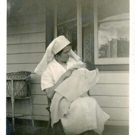 Sharman Marsh Family Photo Album; Alma Poulson and Lynda Whiteman; 1937