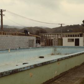 Upper Hutt School; Construction of new changing shed at pool; 1985