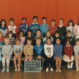 Upper Hutt School; Class photo Rm 6; 1988