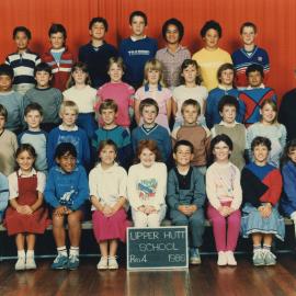 Upper Hutt School; Class photo Rm 4; 1986