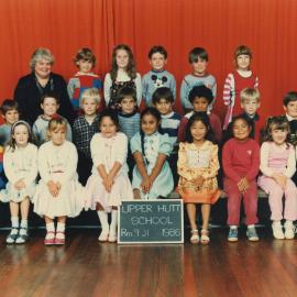 Upper Hutt School; Class photo Rm 9; 1986