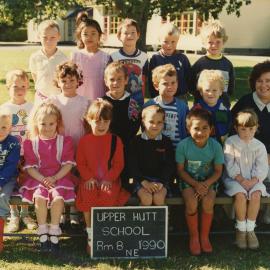 Upper Hutt School; Class photo Rm 8; 1990