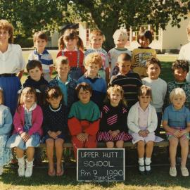 Upper Hutt School; Class photo Rm 9; 1990
