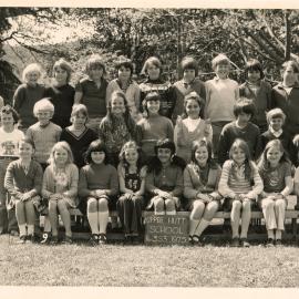 Upper Hutt School; Class photo Rm 3; 1975