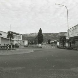 Cnr Main Street andmPine Avenue; 1996
