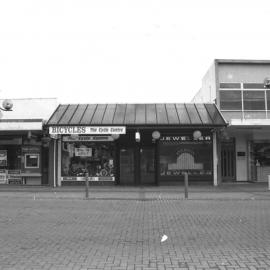 Main Street; Cycle Centre; Everson's Jewelers; 1996