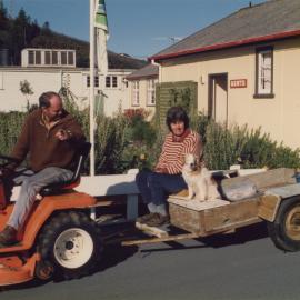 Silverstream Hospital; Gardeners; ca. 1989