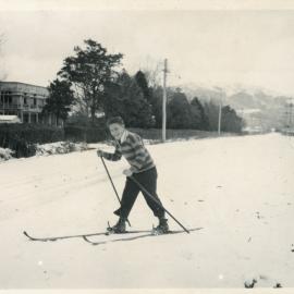 Wallaceville Animal Research Centre; Skiing; 1939