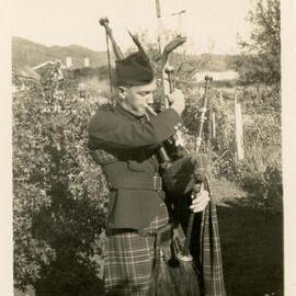 Upper Hutt Pipe Band; Peter Josland; late 1940s