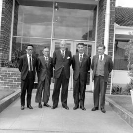 Dunlop; Vietnamese visitors; mayoral welcome at the City Council offices.