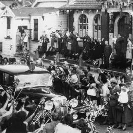 Royal tour 1954; crowd in Main Street cheering the Queen.