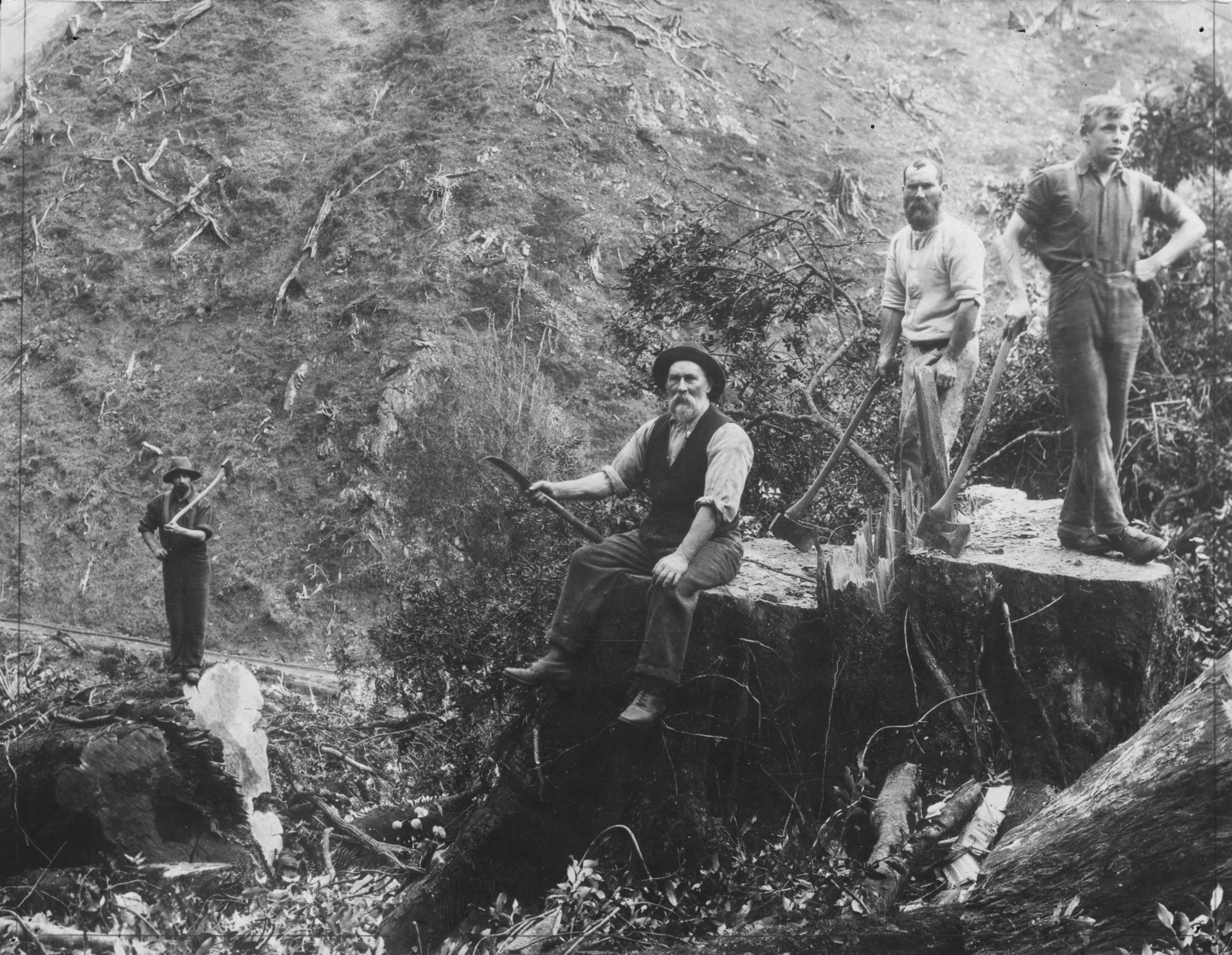 Timber industry; axemen at Narrow Neck, Whiteman's Valley.