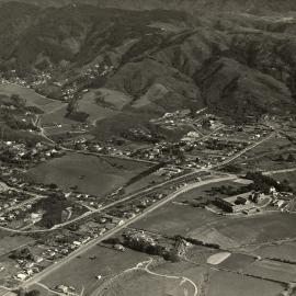 Aerial view; Silverstream, looking south; 1947