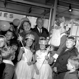 Hazelwoods Father Christmas 1968; arrival.