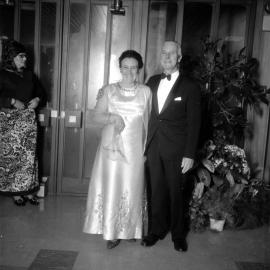 RSA ball 1972; arrivals. [P1-6884-9274]