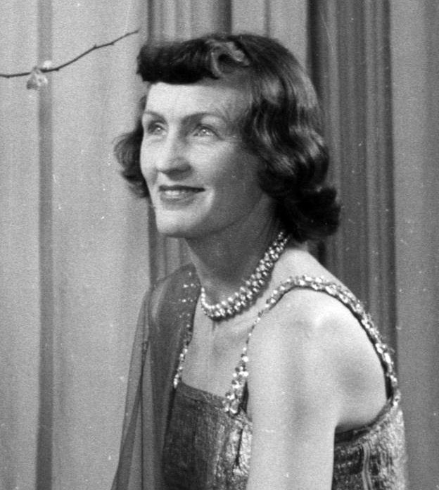 Acting in 'Hay Fever', 1954