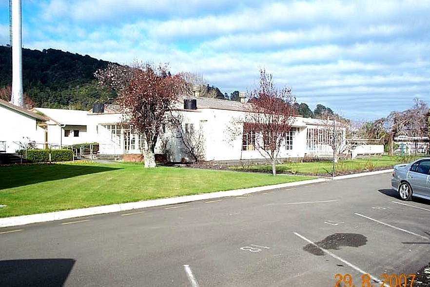 Taken in 2007; 
original canteen, 1949, central; 
Social Club hall, 1967, right; 
management dining room 1977, left.