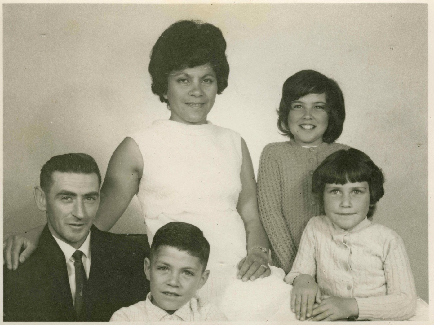 Ray, Noeline, Carolyn, Janice and Colin Henderson, Upper Hutt, about 1967